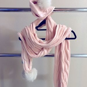 UGG hat & scarf set.
